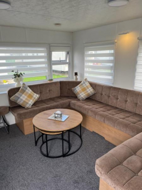 Sharons Lyons lido Caravan 3 bedrooms